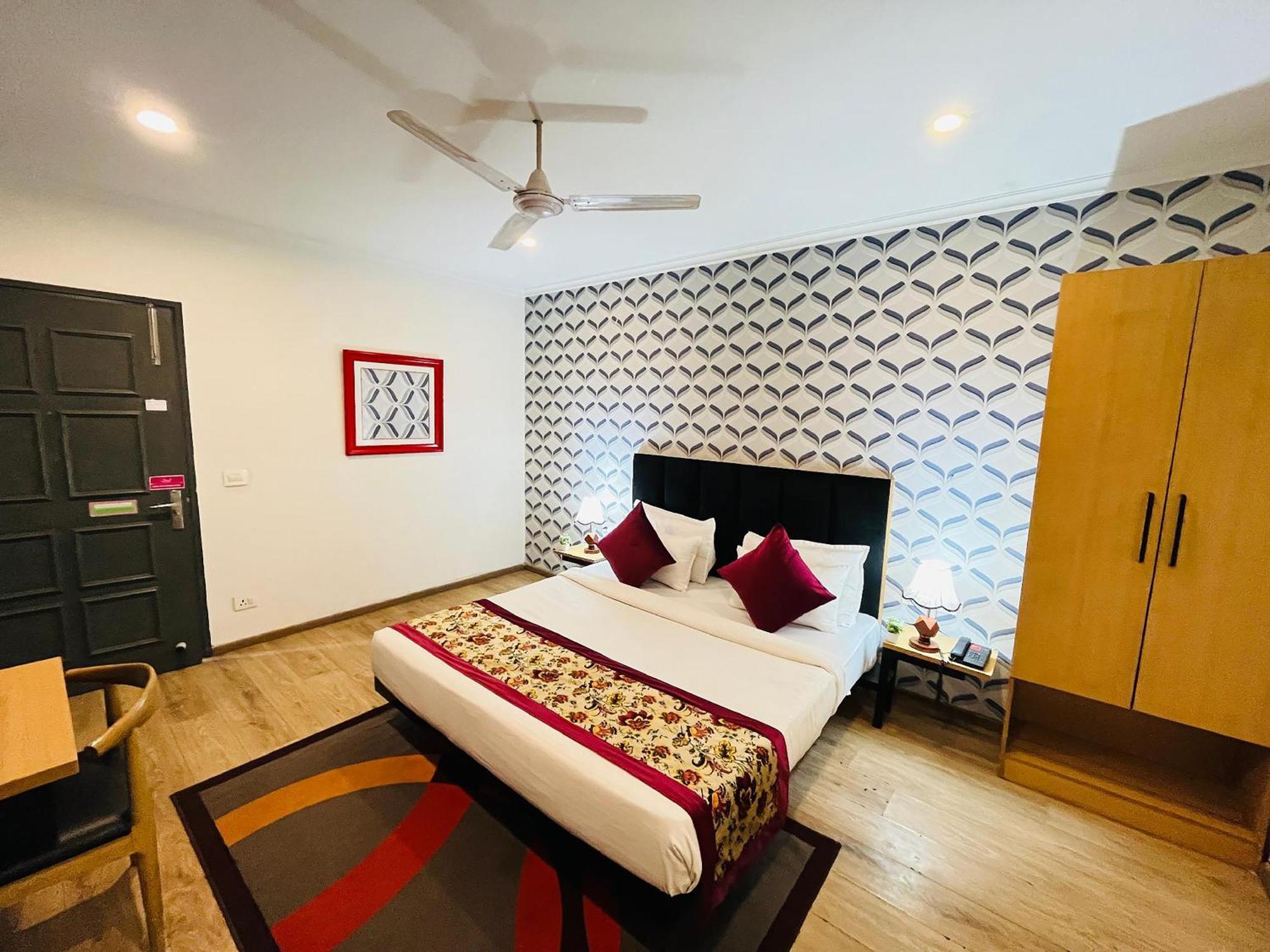 Qotel Hotel Chhatarpur - Oppsite Tivoli Garden Ню Делхи Екстериор снимка
